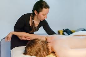 استمتع بتجربة مساج راقي في الرياض