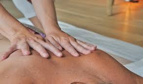 أين تجد أفضل خدمات المساج بسعر 100 ريال في الرياض